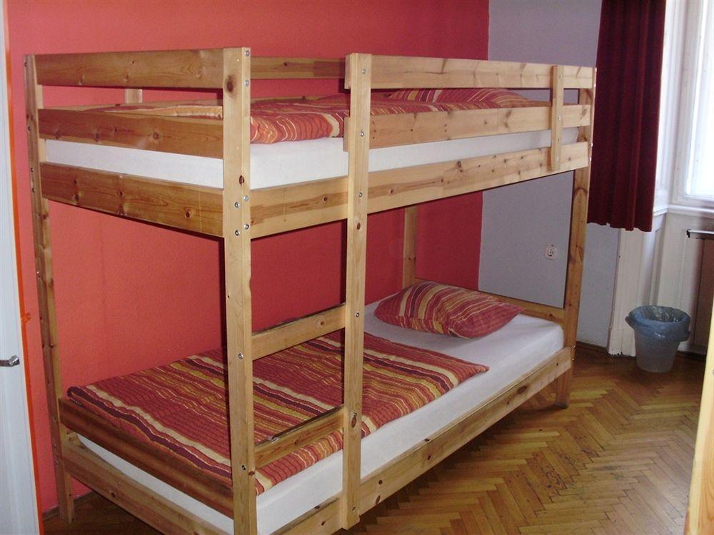All-Central Hostel บูดาเปสต์ ภายนอก รูปภาพ