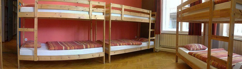 All-Central Hostel บูดาเปสต์ ภายนอก รูปภาพ